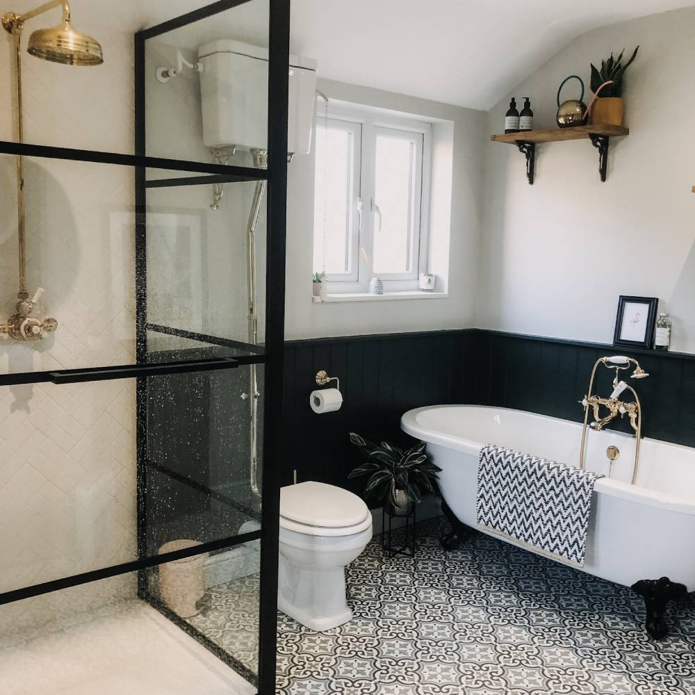 Rosie's crittall shower doors and traditional bath