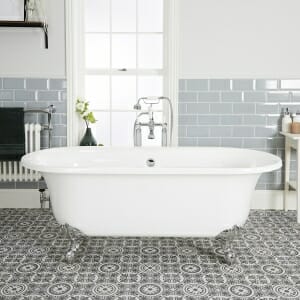 A Milano Legend double ended freestanding bath tub
