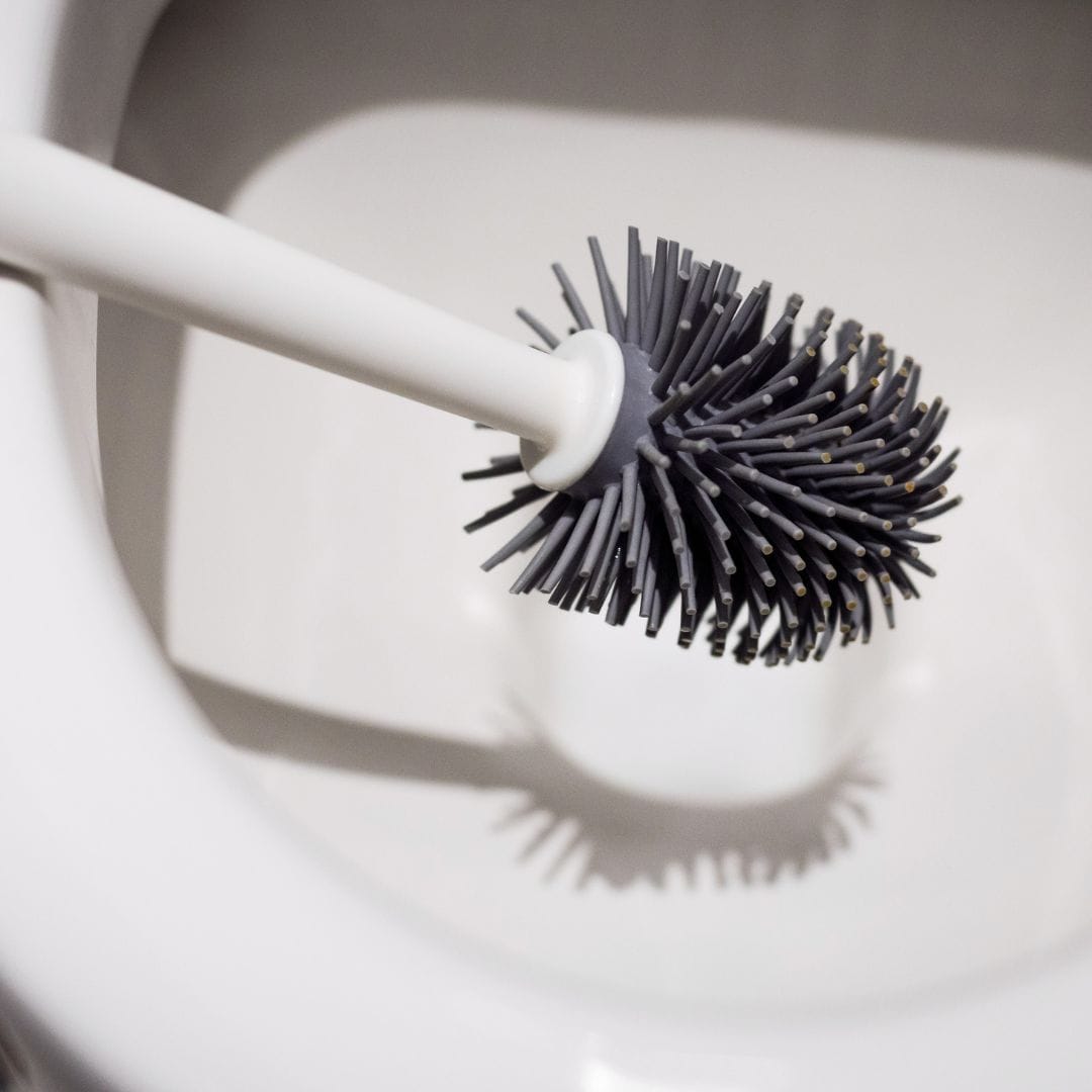 Toilet brush