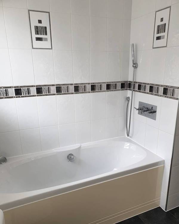 sophie's bath before renovation began